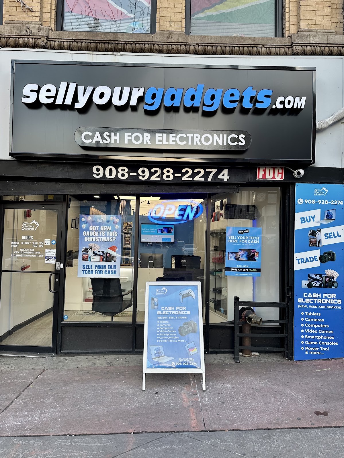Storefront of SellYourGadgets in Elizabeth, NJ