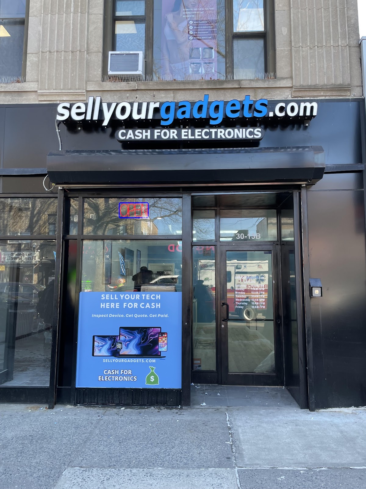 Storefront of SellYourGadgets in Astoria, NY