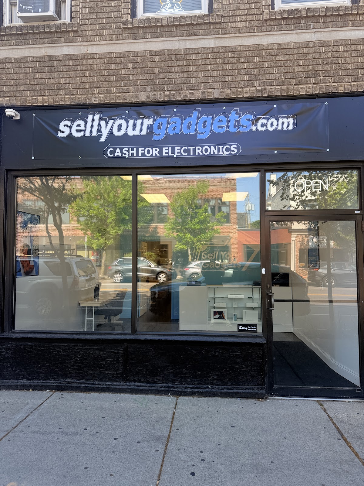 Storefront of SellYourGadgets in Buffalo, NY