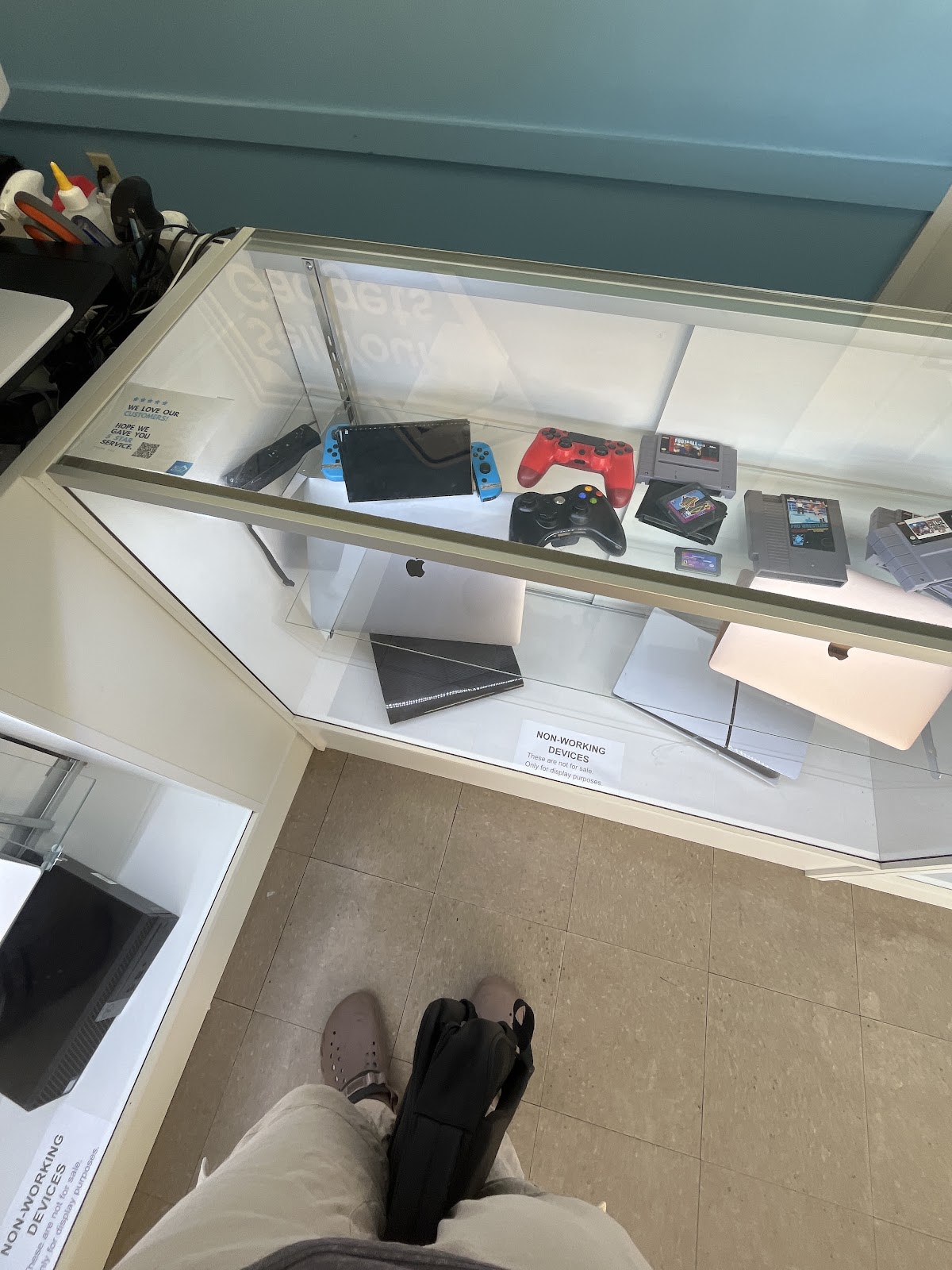 Sell Your Gadgets storefront in Glen Burnie, MD, interior
