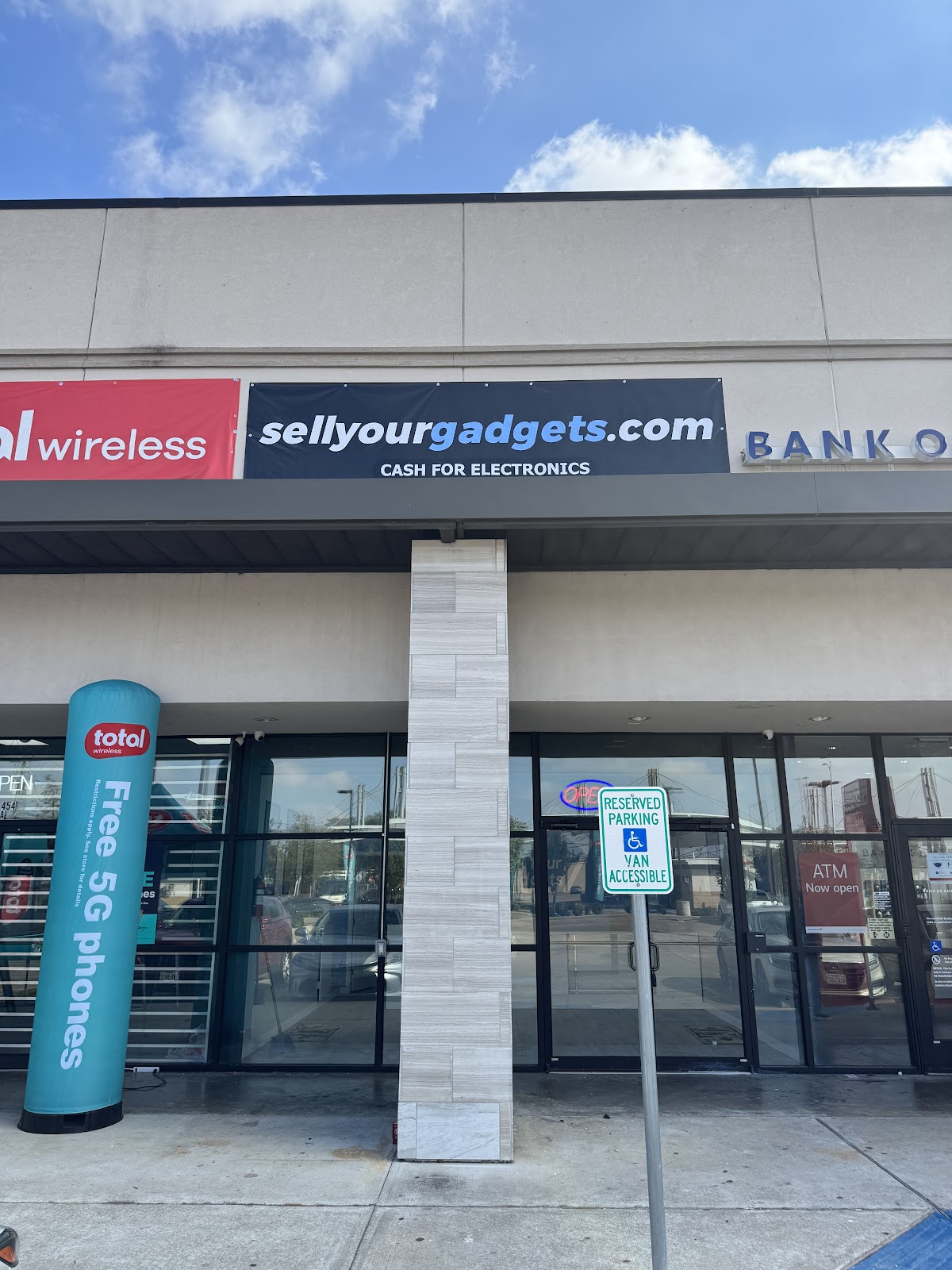 Sell Your Gadgets storefront in Houston, TX